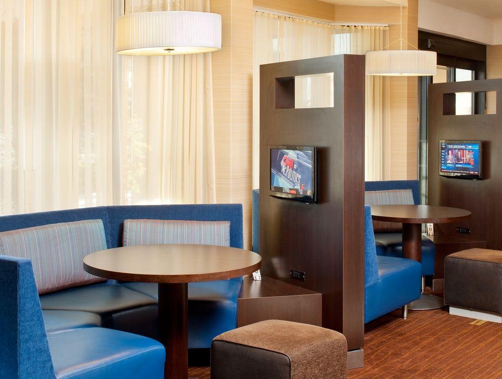 Courtyard Newark Liberty International Airport Hotel Екстериор снимка