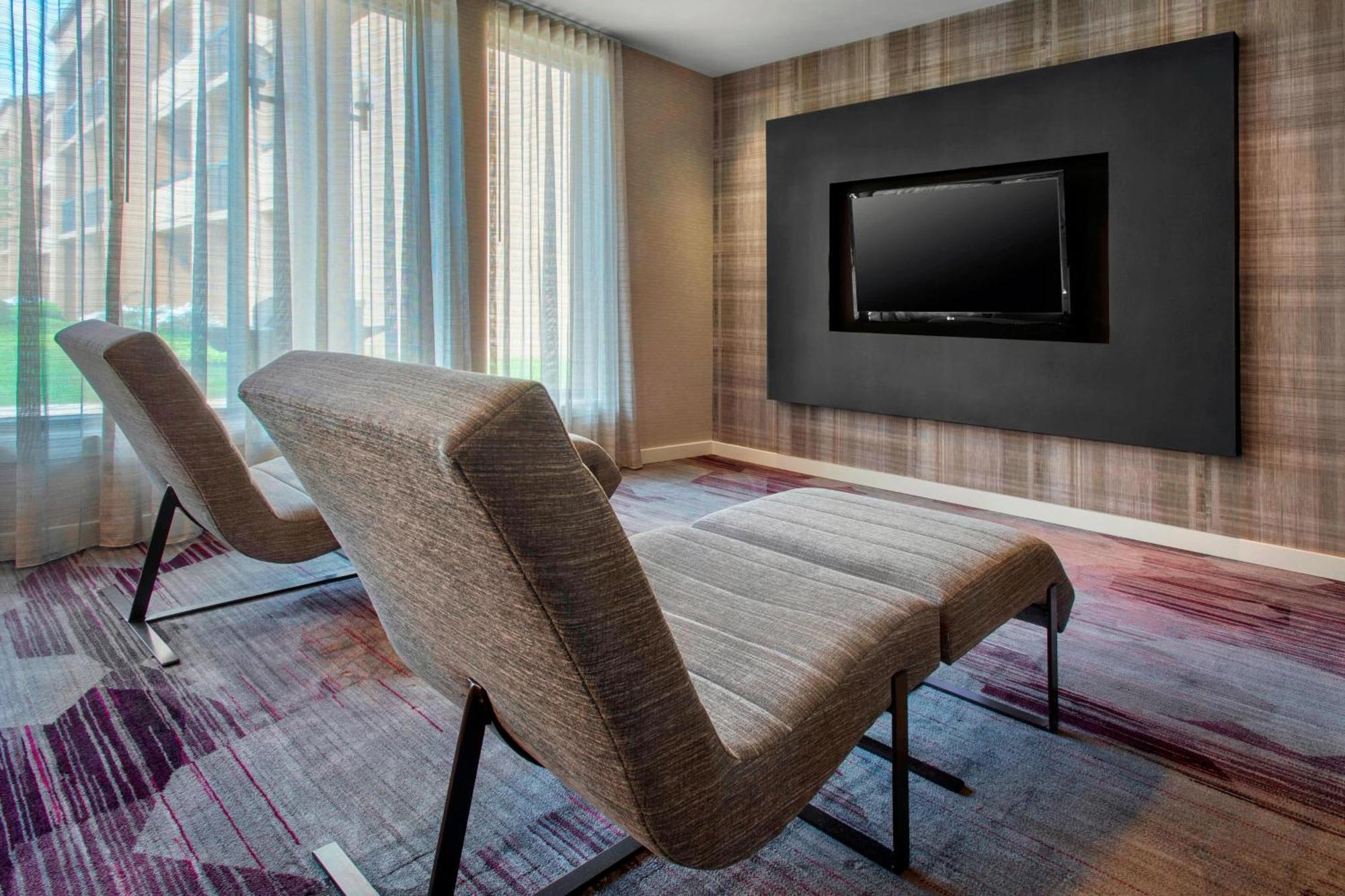 Courtyard Newark Liberty International Airport Hotel Екстериор снимка