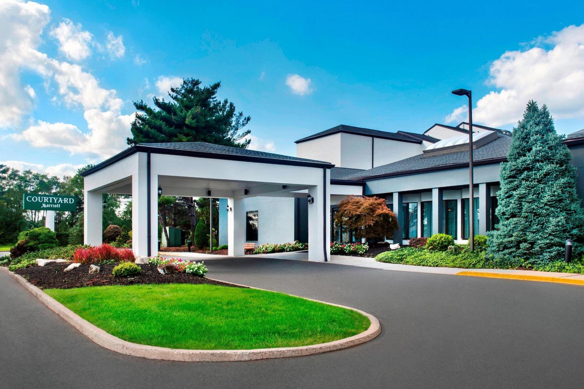 Courtyard Newark Liberty International Airport Hotel Екстериор снимка