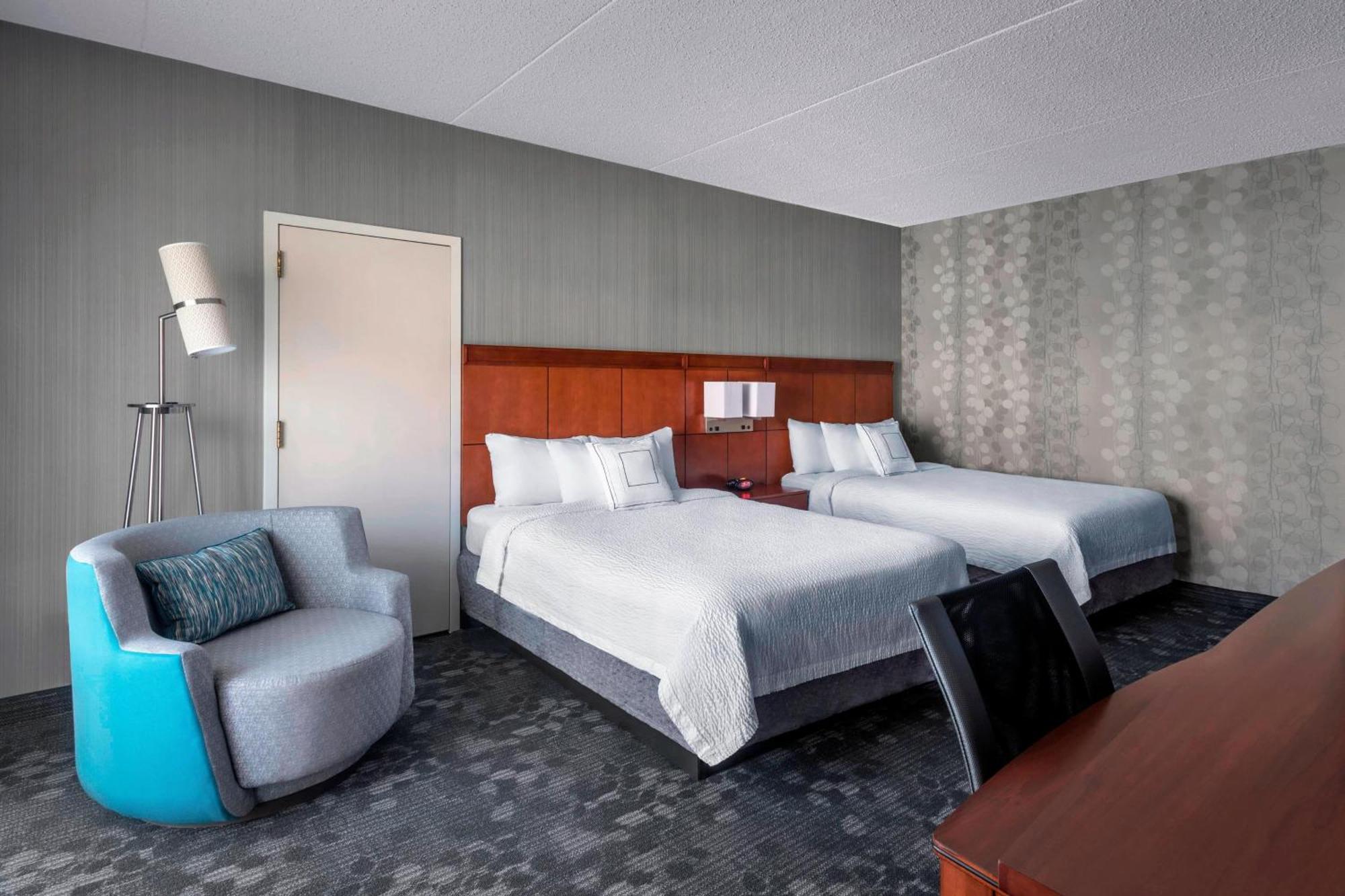 Courtyard Newark Liberty International Airport Hotel Екстериор снимка