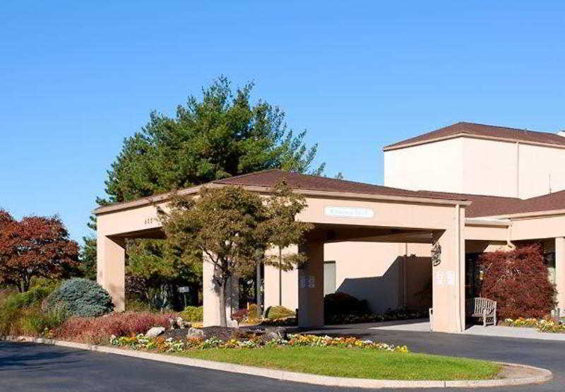 Courtyard Newark Liberty International Airport Hotel Екстериор снимка