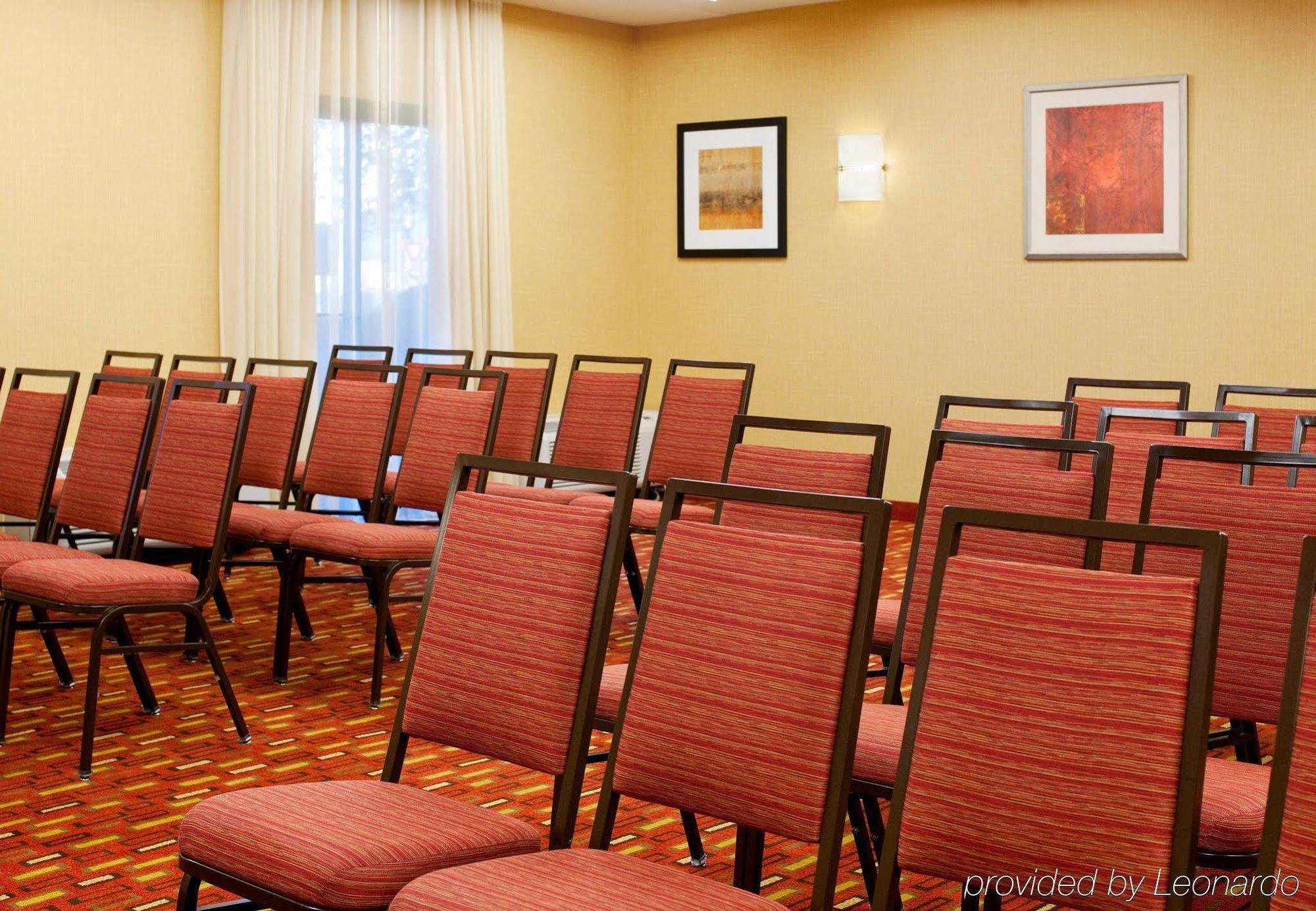 Courtyard Newark Liberty International Airport Hotel Екстериор снимка